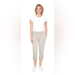 🌸 Women’s Up! Pull-On Capri Pants-Tan (NWT)